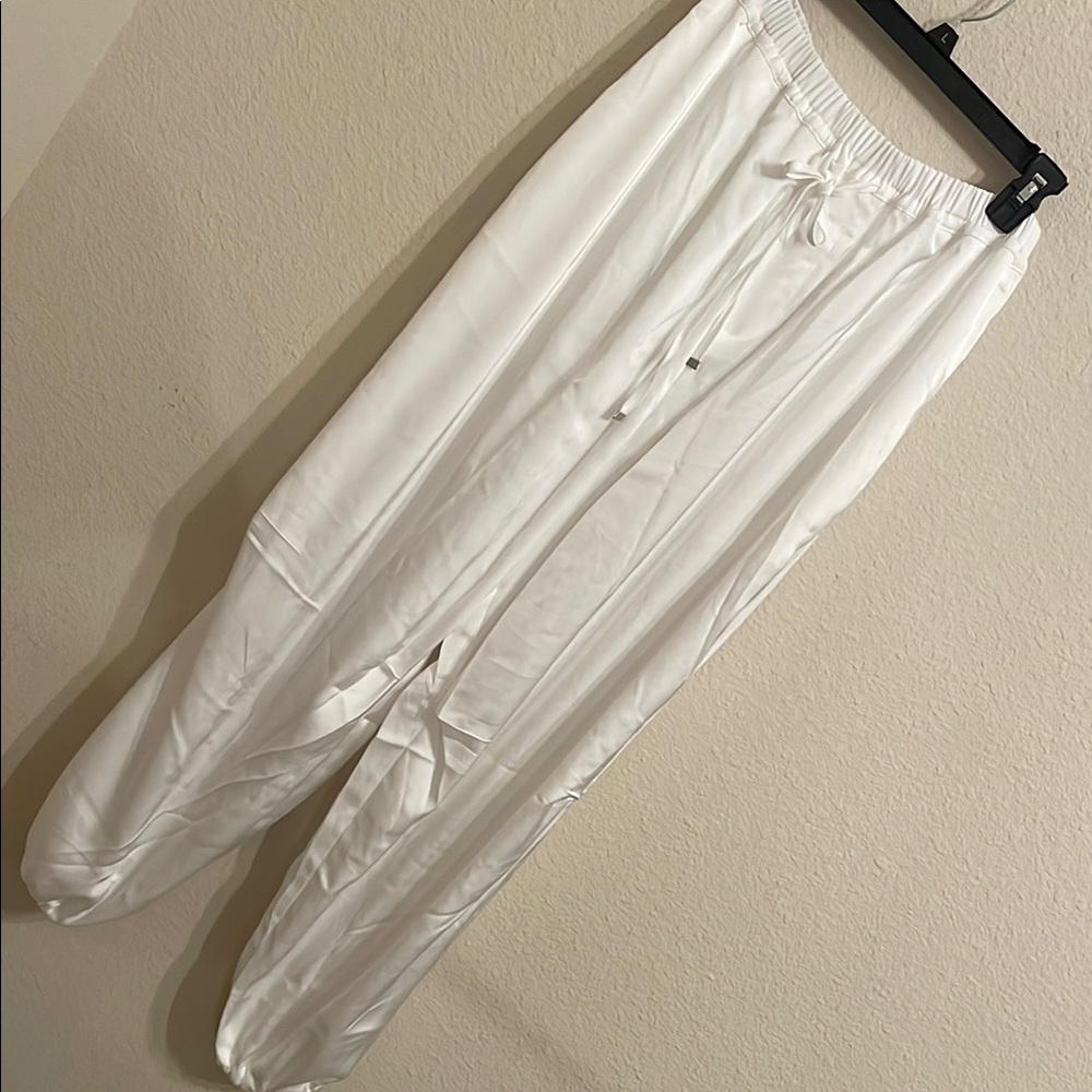 Anthropologie Maeve White Satin Joggers . NEW w/o tags
